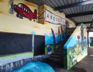 Fresque de l'école fondamentale Sainte-Gertrude à Brugelette